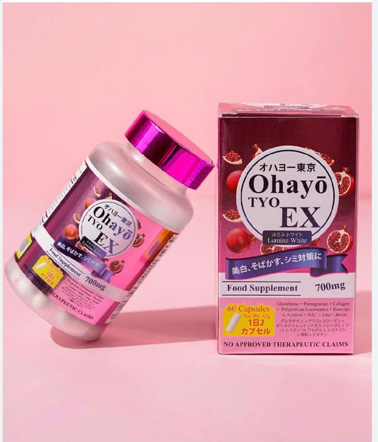 Flacon et étui Ohayo TYO EX Lumine White sur fond rose